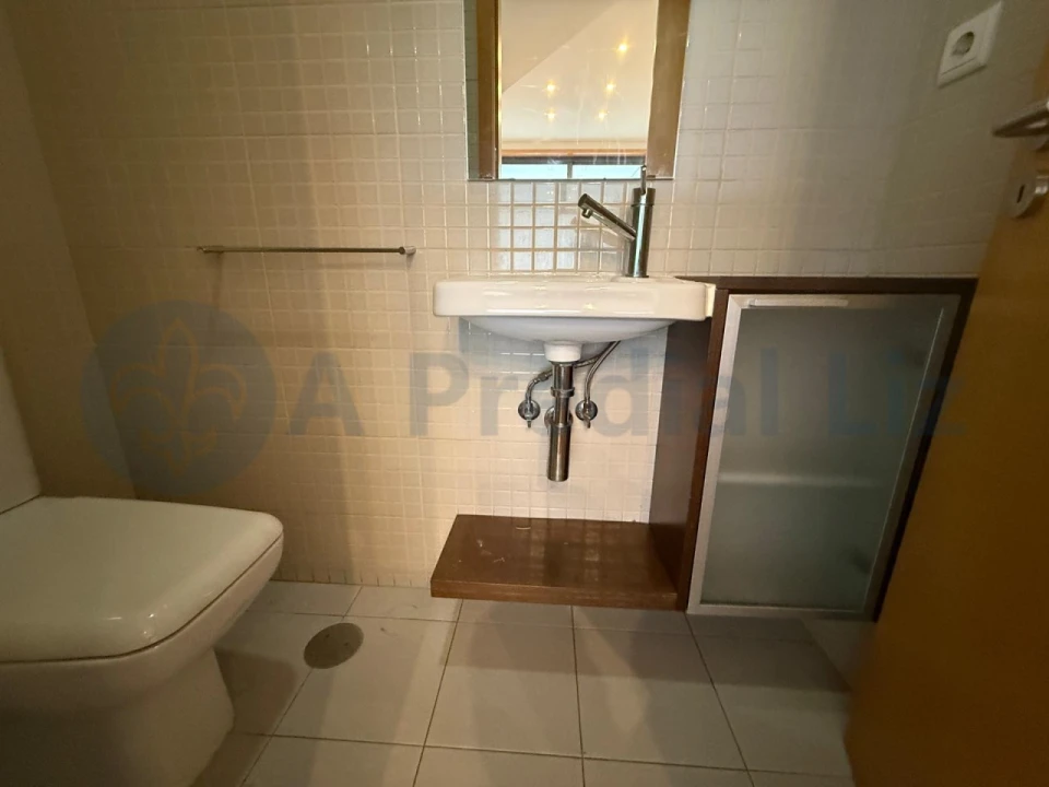 Moradia T3 para Venda em Arcozelo Foto 16
