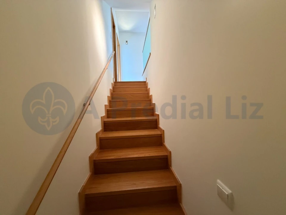 Moradia T3 para Venda em Arcozelo Foto 17