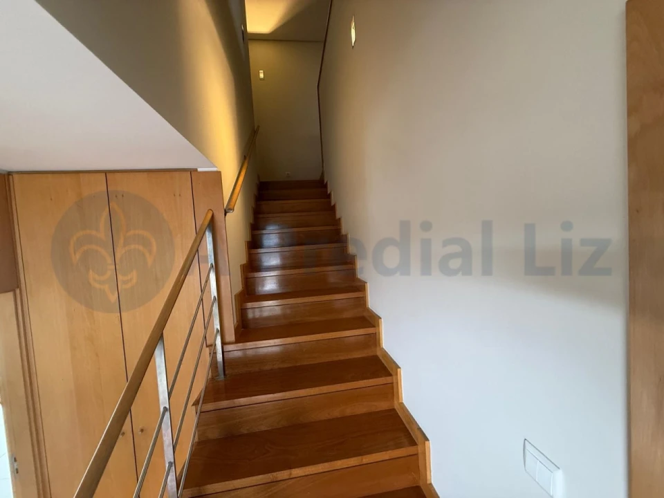 Moradia T3 para Venda em Arcozelo Foto 18