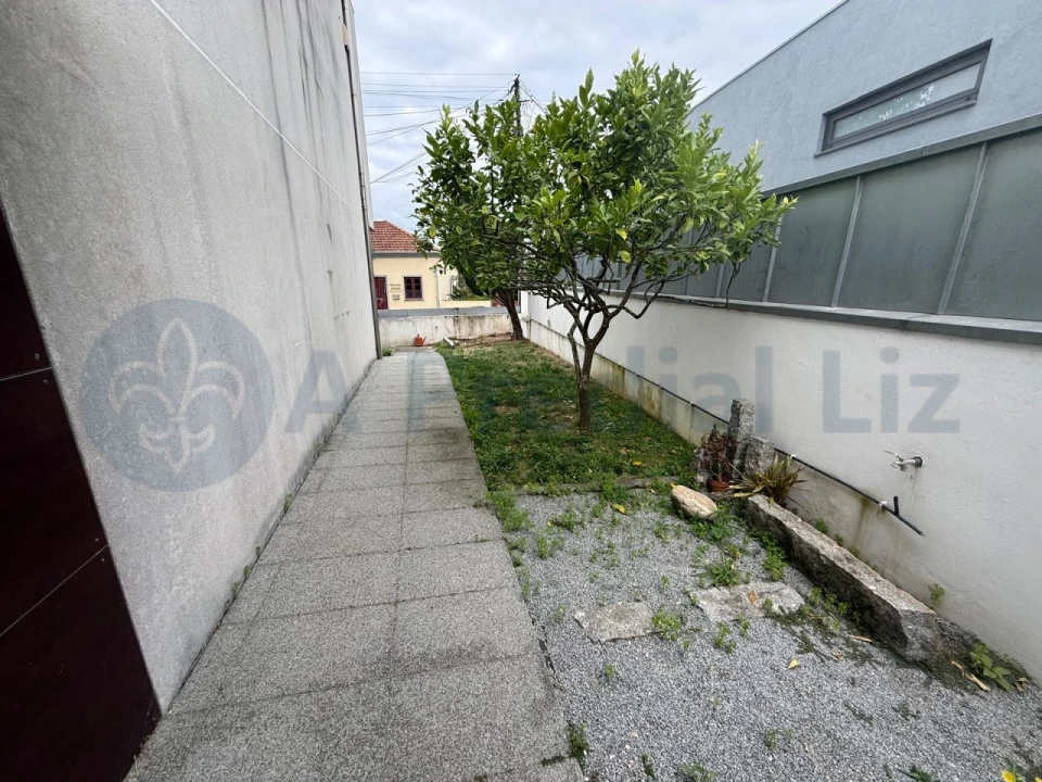 Moradia T3 para Venda em Arcozelo Foto 31