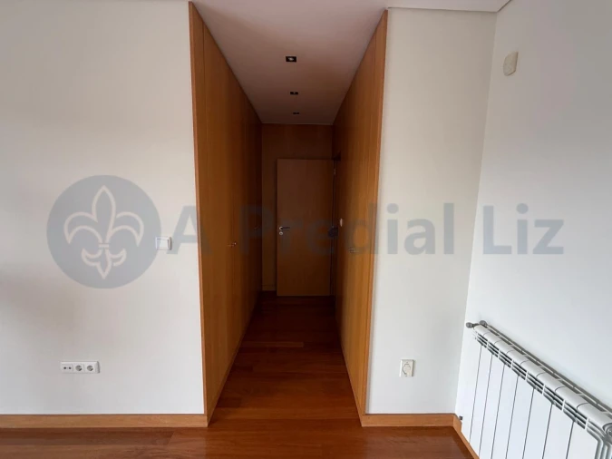 Moradia T3 para Venda em Arcozelo Foto 20