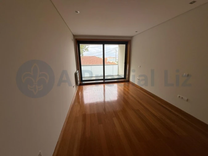 Moradia T3 para Venda em Arcozelo Foto 25