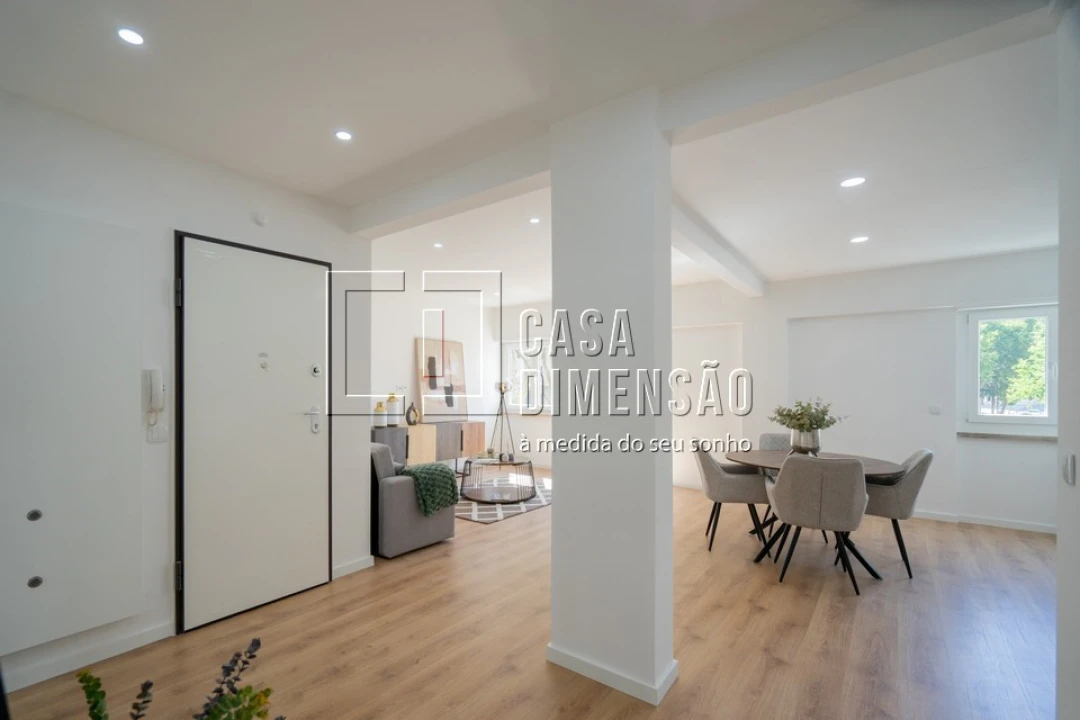 Apartamento T3 para Venda em Benfica Foto 2