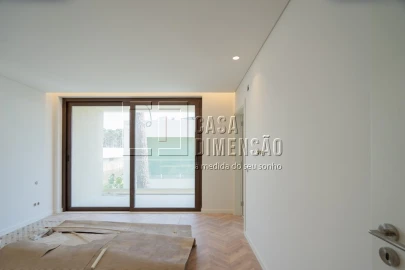Moradia T3 para Venda em Charneca de Caparica e Sobreda