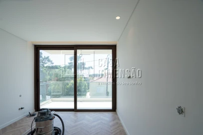 Moradia T3 para Venda em Charneca de Caparica e Sobreda