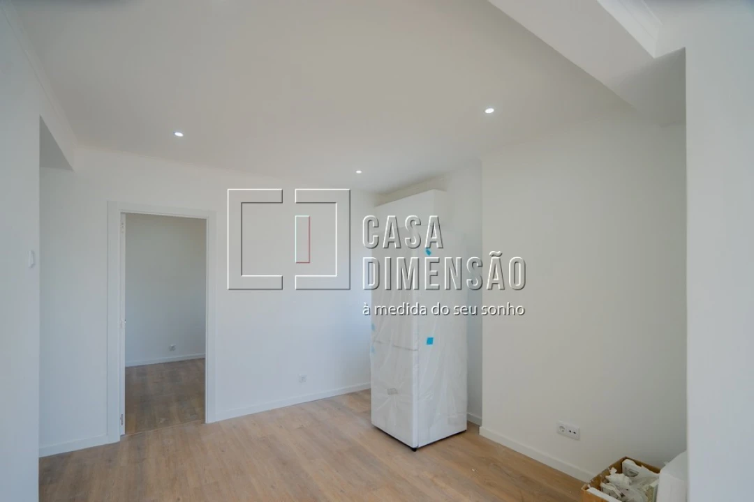 Apartamento T1 para Venda em Águas Livres Foto 4