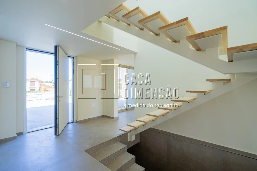 Moradia T4 para Venda em Charneca de Caparica e Sobreda Foto 3