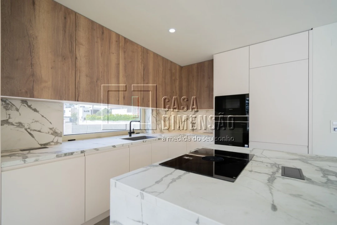 Moradia T4 para Venda em Charneca de Caparica e Sobreda Foto 15
