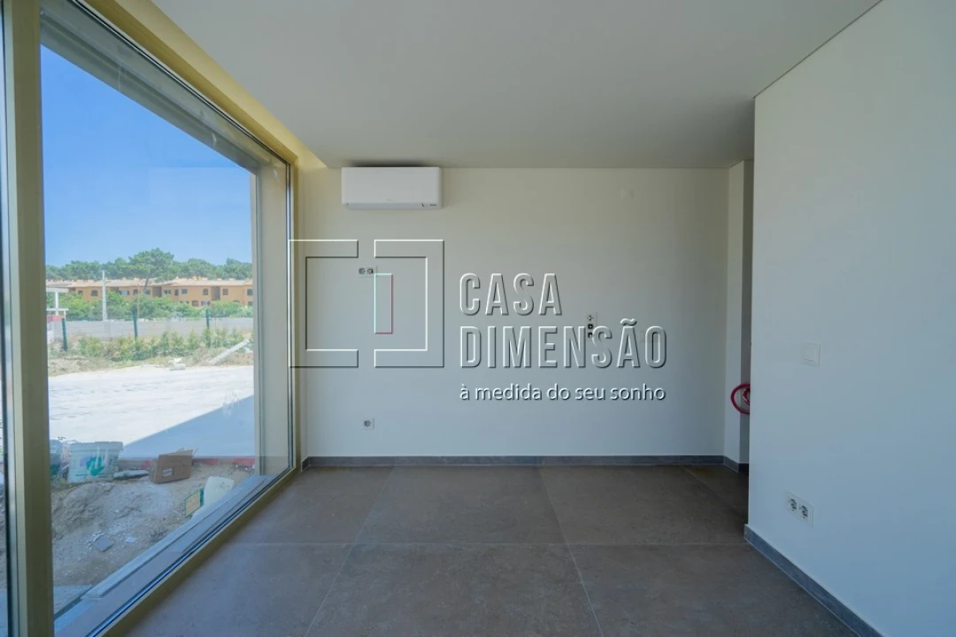 Moradia T4 para Venda em Charneca de Caparica e Sobreda Foto 34