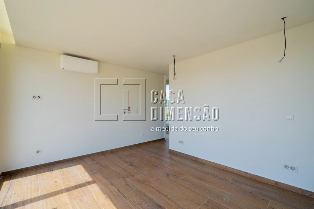 Moradia T4 para Venda em Charneca de Caparica e Sobreda Foto 45