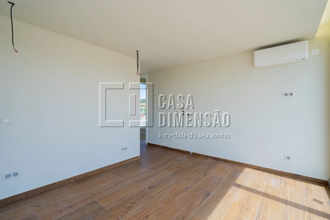 Moradia T4 para Venda em Charneca de Caparica e Sobreda Foto 56