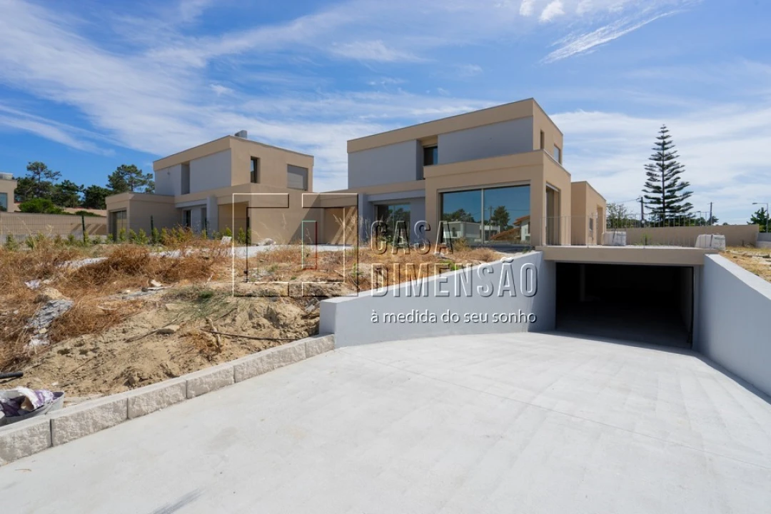 Moradia T4 para Venda em Charneca de Caparica e Sobreda Foto 71