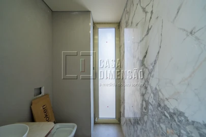 Moradia T4 para Venda em Charneca de Caparica e Sobreda