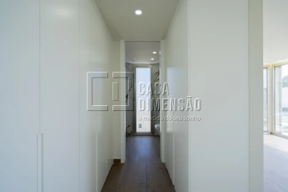 Moradia T4 para Venda em Charneca de Caparica e Sobreda