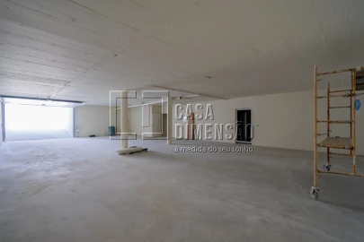 Moradia T4 para Venda em Charneca de Caparica e Sobreda
