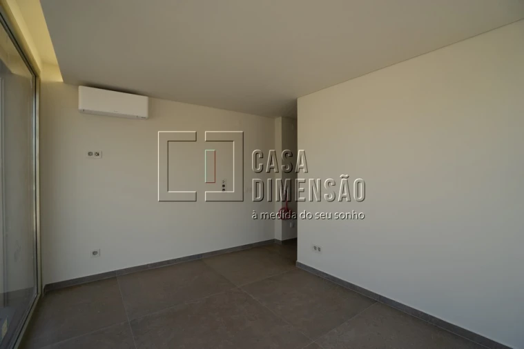 Moradia T4 para Venda em Charneca de Caparica e Sobreda Foto 35