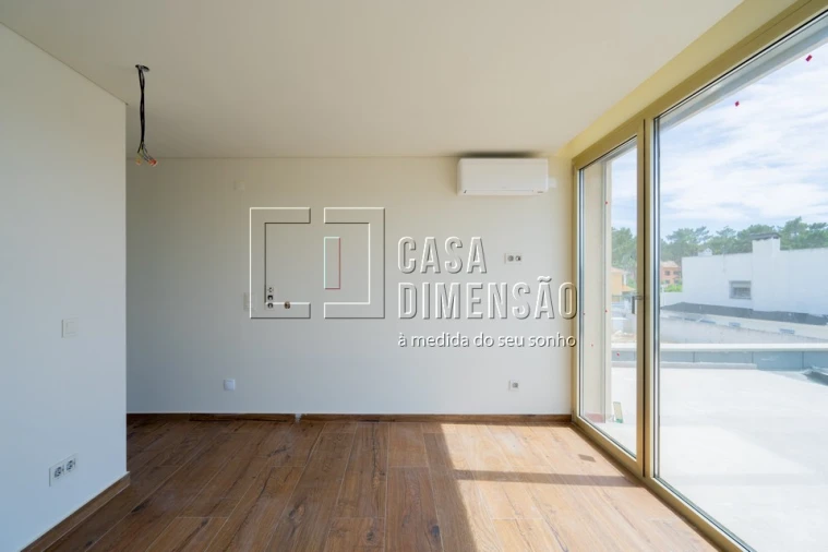 Moradia T4 para Venda em Charneca de Caparica e Sobreda Foto 55