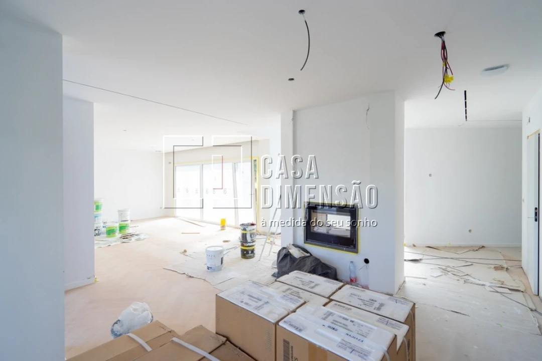 Moradia T4 para Venda em Charneca de Caparica e Sobreda Foto 4