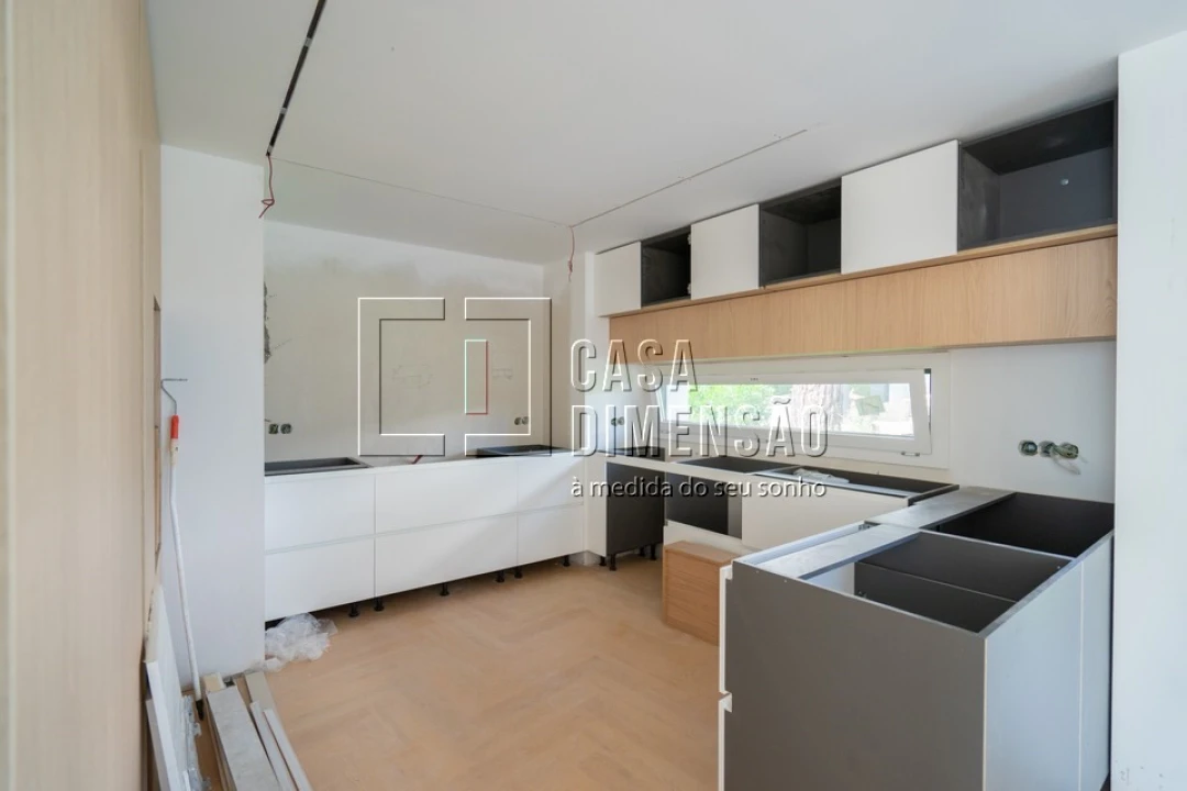 Moradia T4 para Venda em Charneca de Caparica e Sobreda Foto 12