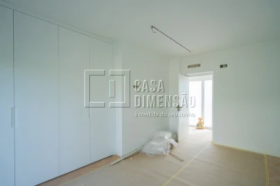 Moradia T4 para Venda em Charneca de Caparica e Sobreda
