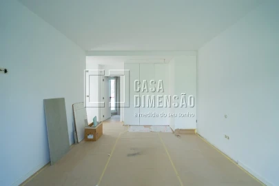 Moradia T4 para Venda em Charneca de Caparica e Sobreda
