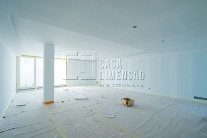 Moradia T4 para Venda em Charneca de Caparica e Sobreda