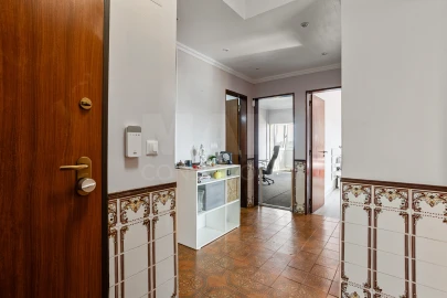 Apartamento T2 para Venda em Sacavém e Prior Velho