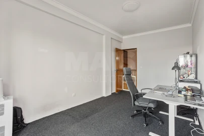 Apartamento T2 para Venda em Sacavém e Prior Velho