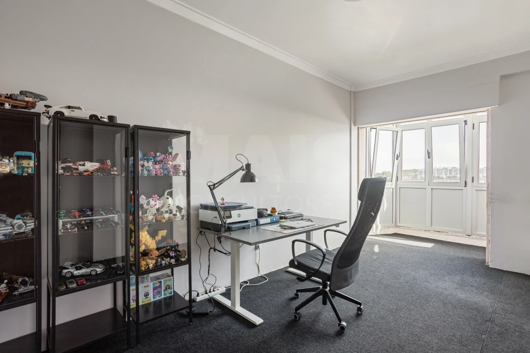 Apartamento T2 para Venda em Sacavém e Prior Velho Foto 8