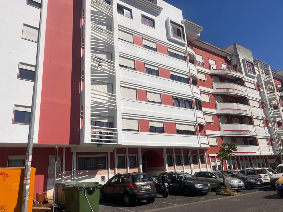 Apartamento T2 para Venda em Algueirão-Mem Martins Foto 24