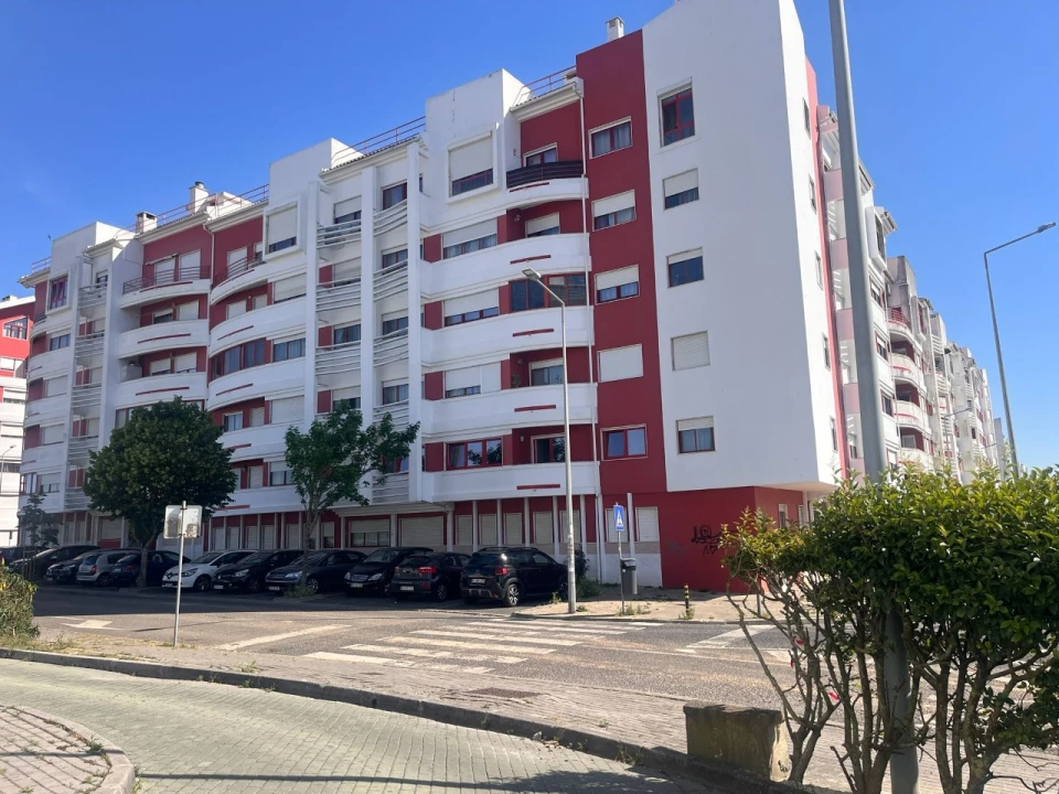 Apartamento T2 para Venda em Algueirão-Mem Martins Foto 1