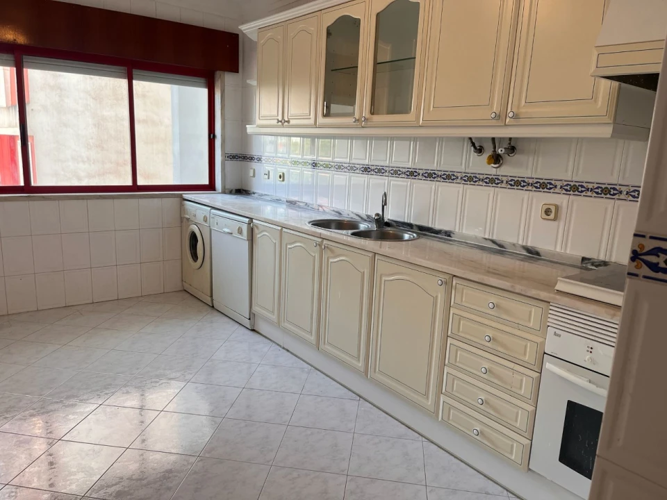 Apartamento T2 para Venda em Algueirão-Mem Martins Foto 3