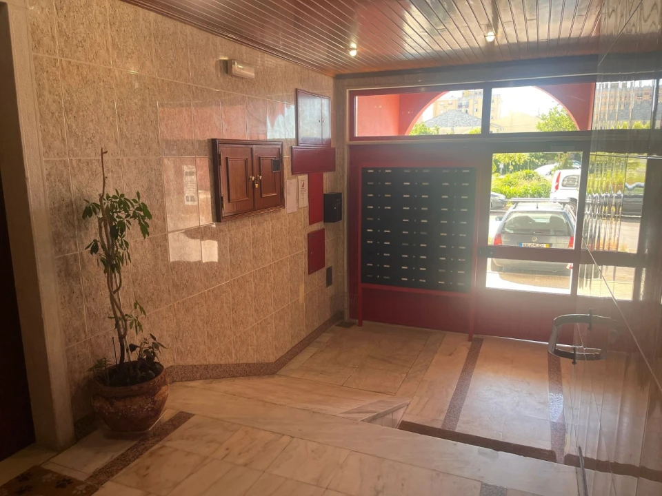 Apartamento T2 para Venda em Algueirão-Mem Martins Foto 22