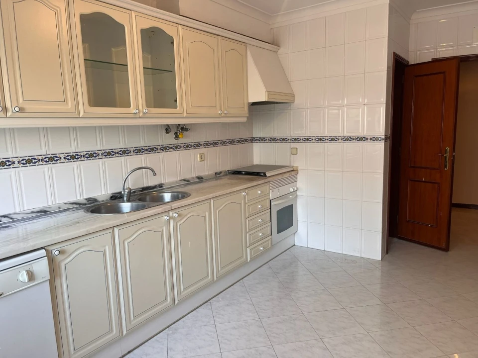 Apartamento T2 para Venda em Algueirão-Mem Martins Foto 4