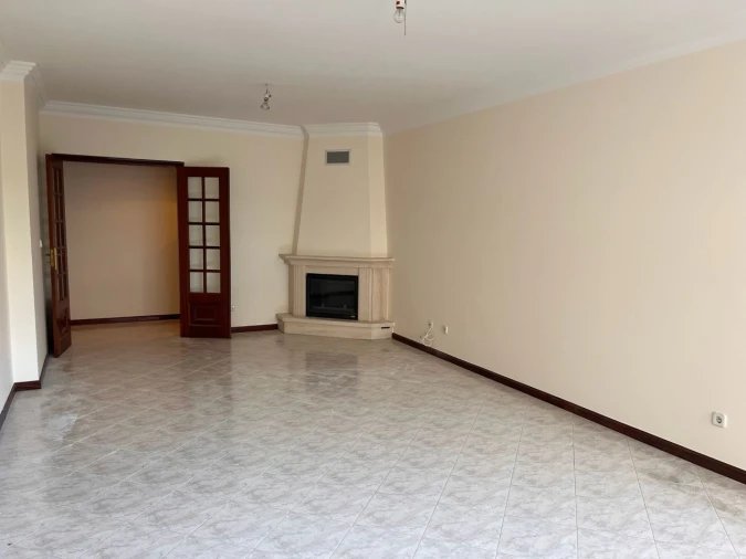 Apartamento T2 para Venda em Algueirão-Mem Martins Foto 6