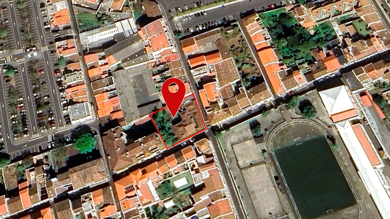 Moradia T12 para Venda em Ponta Delgada (São José) Foto 18