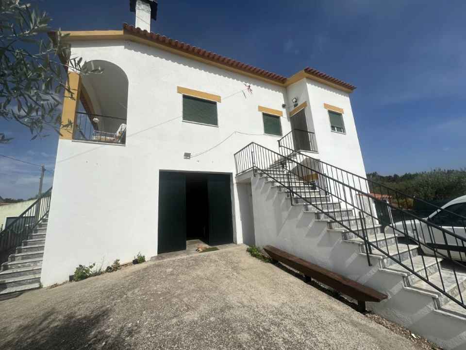 Moradia T5 para Venda em São Facundo e Vale das Mós Foto 1