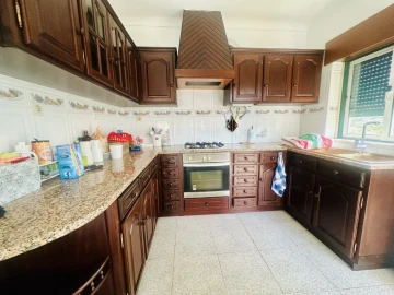 Moradia T5 para Venda em São Facundo e Vale das Mós