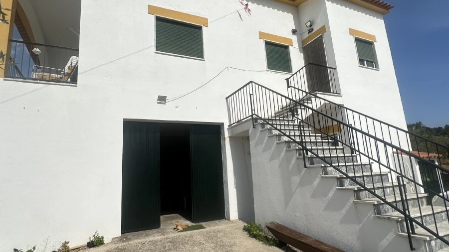 Moradia T5 para Venda em São Facundo e Vale das Mós