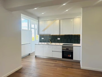 Apartamento T2 para Venda em Venteira