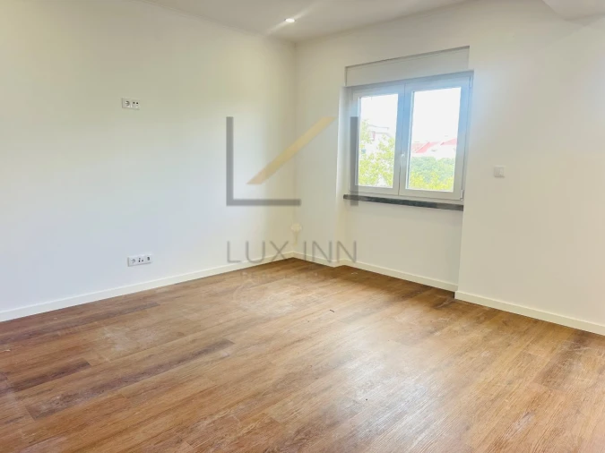 Apartamento T2 para Venda em Venteira Foto 6