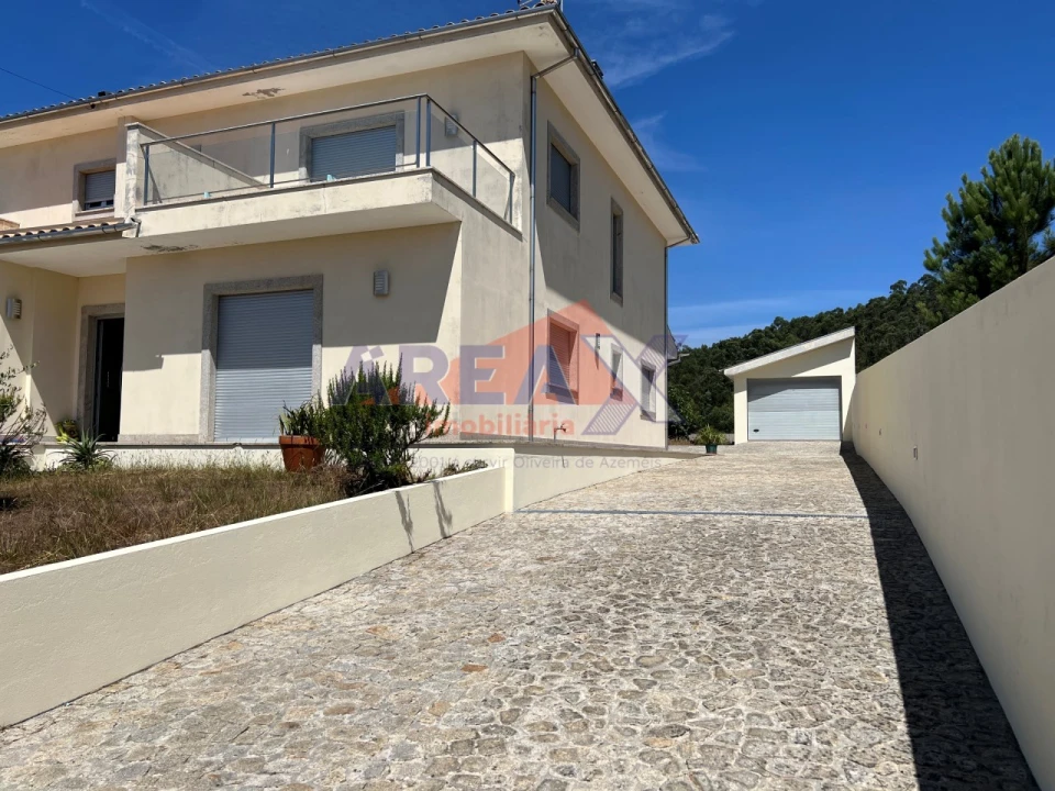 Moradia T3 para Venda em Escariz Foto 5