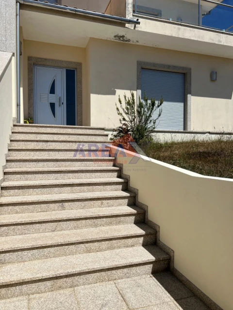 Moradia T3 para Venda em Escariz