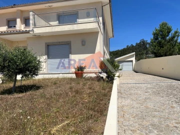 Moradia T3 para Venda em Escariz