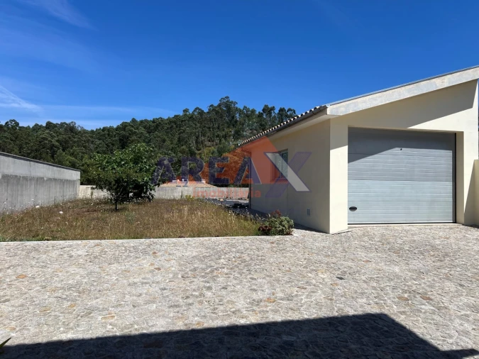 Moradia T3 para Venda em Escariz Foto 12