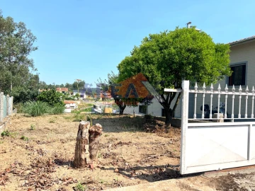 Moradia T2 para Venda em Vila de Cucujães