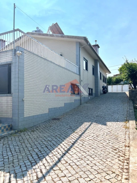 Moradia T2 para Venda em Vila de Cucujães