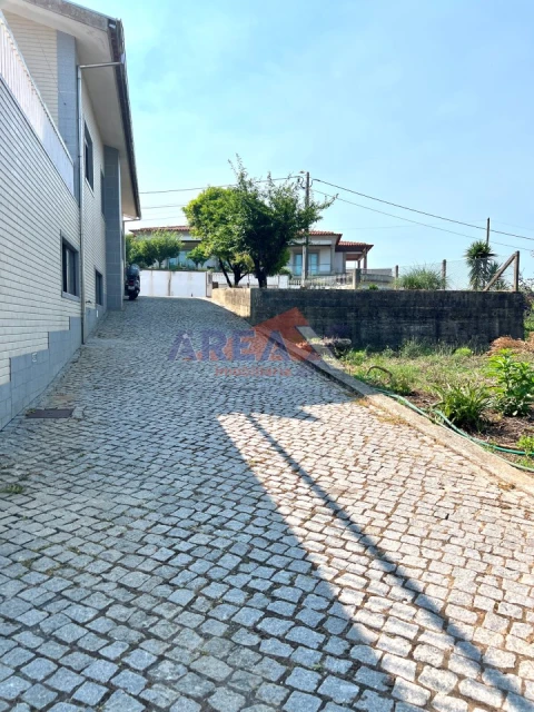 Moradia T2 para Venda em Vila de Cucujães