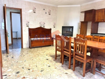 Moradia T2 para Venda em Vila de Cucujães