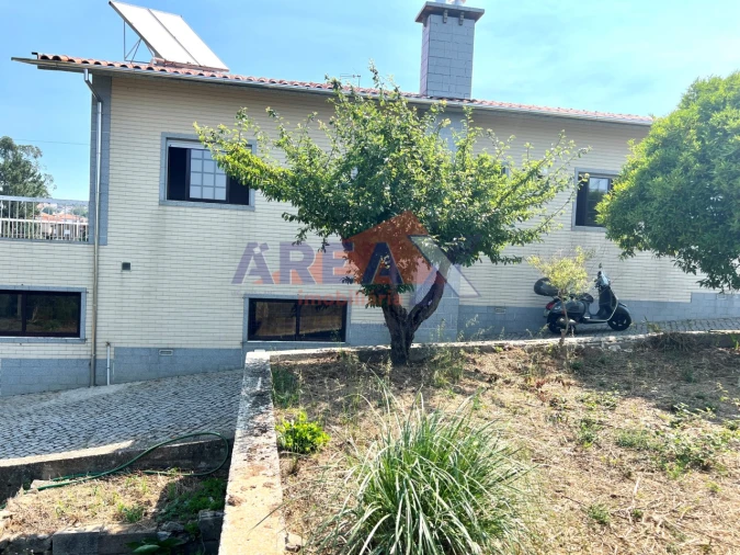 Moradia T2 para Venda em Vila de Cucujães Foto 2
